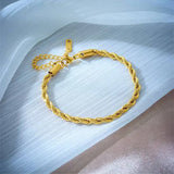 unisex minimalist rope chain set on model