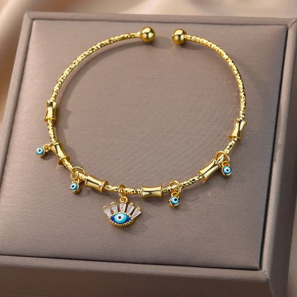 unisex protective evil eye bracelet close-up